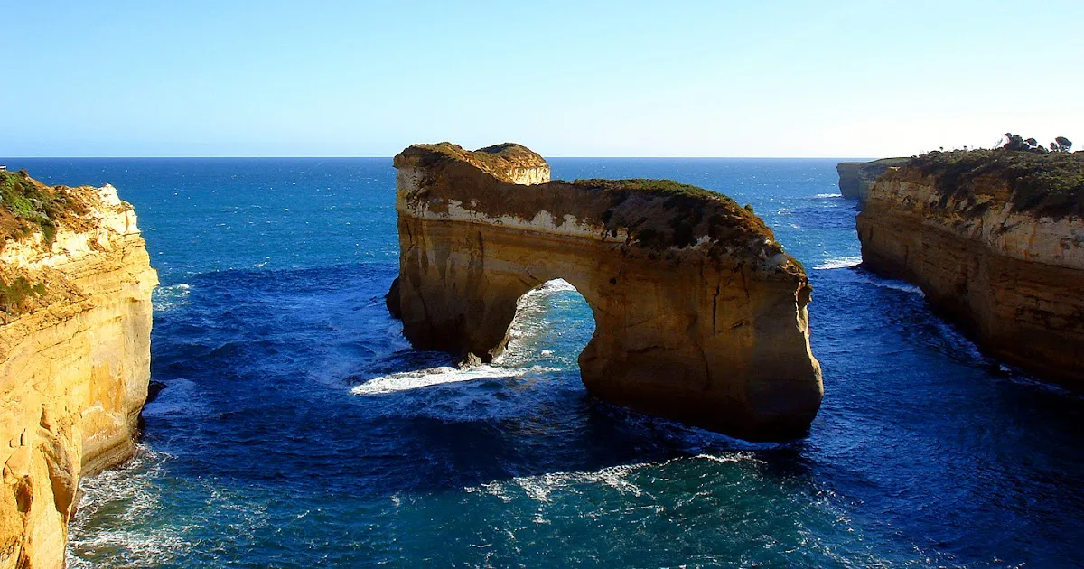 Explore the Majestic Great Ocean Road: A Comprehensive Travel Guide