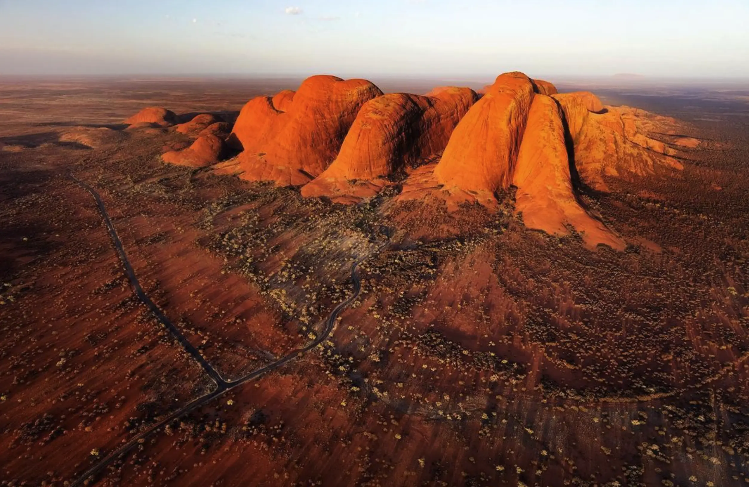 Exploring Uluru’s Grandeur – A Comprehensive Guide to Australia’s Iconic Red Centre